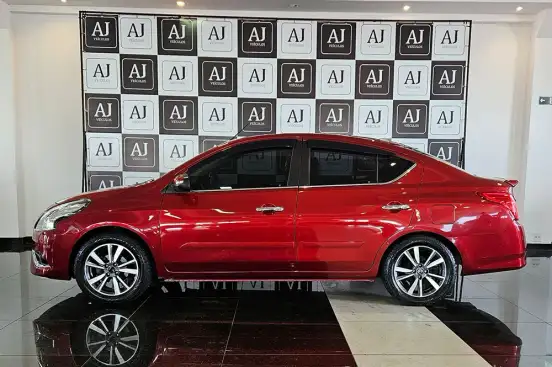 NISSAN-VERSA-2019