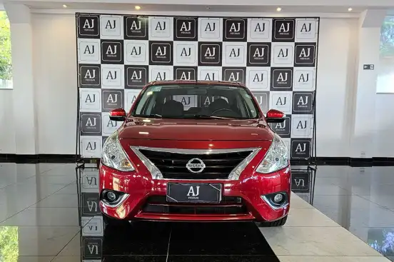NISSAN-VERSA-2019