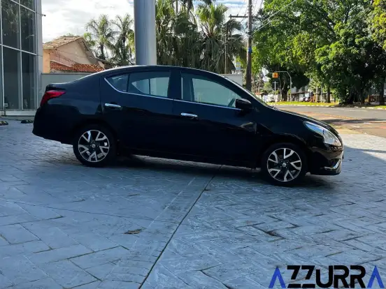 NISSAN-VERSA-2015