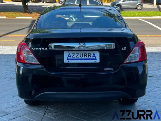 NISSAN-VERSA-2015