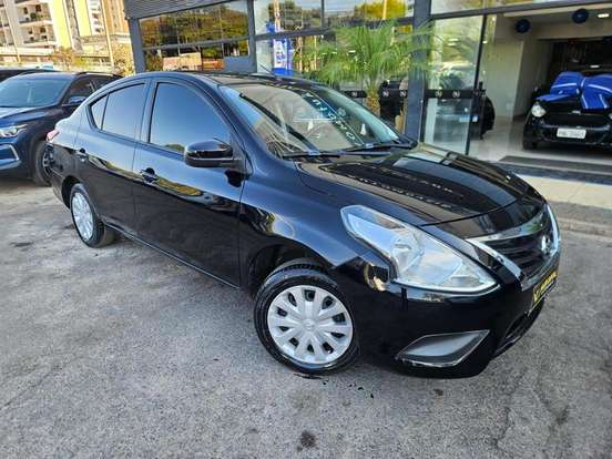 NISSAN-VERSA-2017