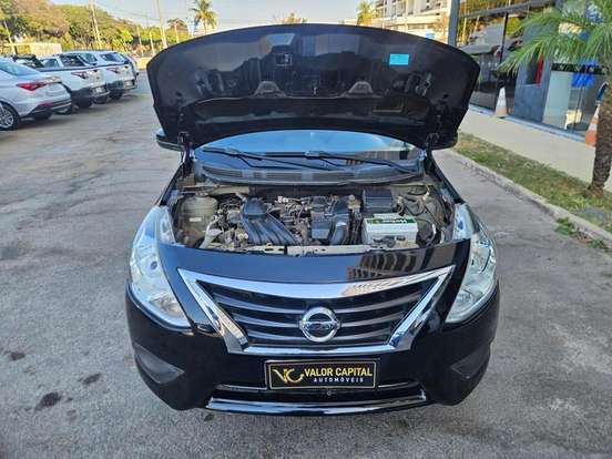 NISSAN-VERSA-2017
