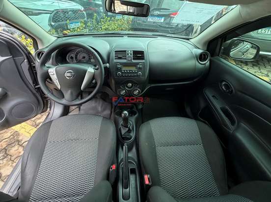 NISSAN-VERSA-2019