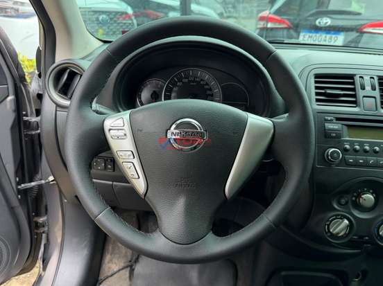 NISSAN-VERSA-2019