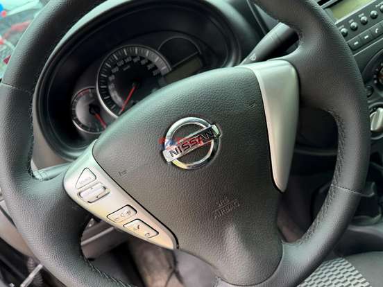 NISSAN-VERSA-2019