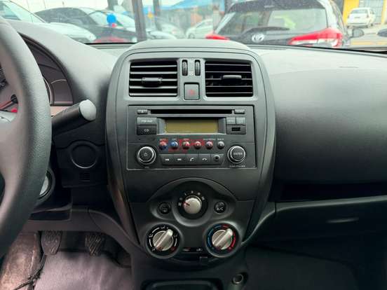 NISSAN-VERSA-2019
