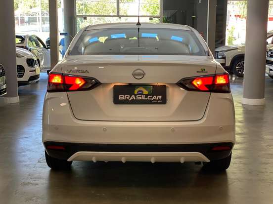 NISSAN-VERSA-2024