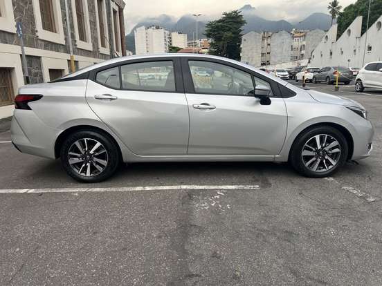 NISSAN-VERSA-2024