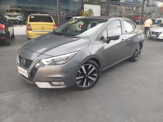 NISSAN-VERSA-2022