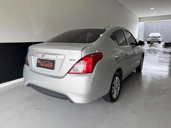 NISSAN-VERSA-2016