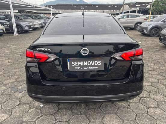 NISSAN-VERSA-2023