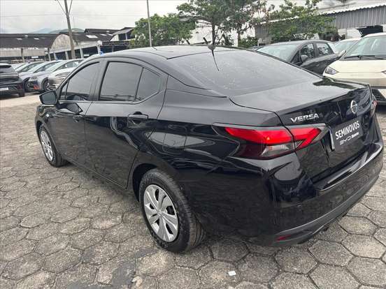 NISSAN-VERSA-2023