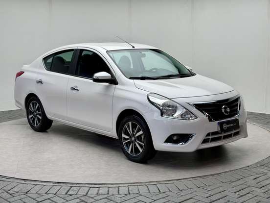 NISSAN-VERSA-2018