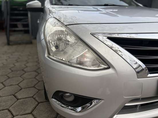 NISSAN-VERSA-2017