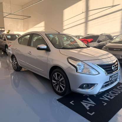 NISSAN-VERSA-2018