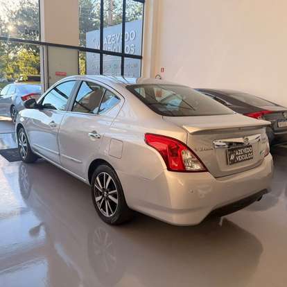 NISSAN-VERSA-2018