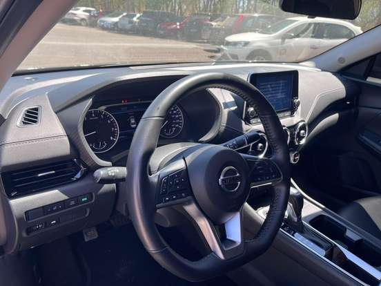 NISSAN-SENTRA-2023