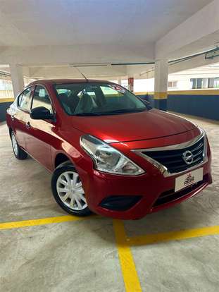 NISSAN-VERSA-2020