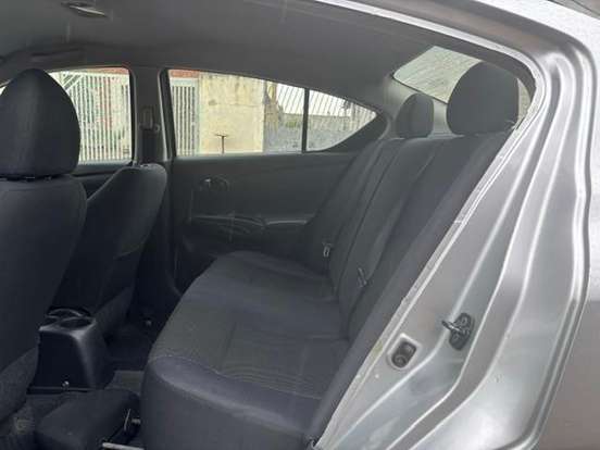 NISSAN-VERSA-2011