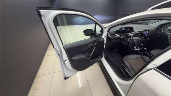 PEUGEOT-2008-2016