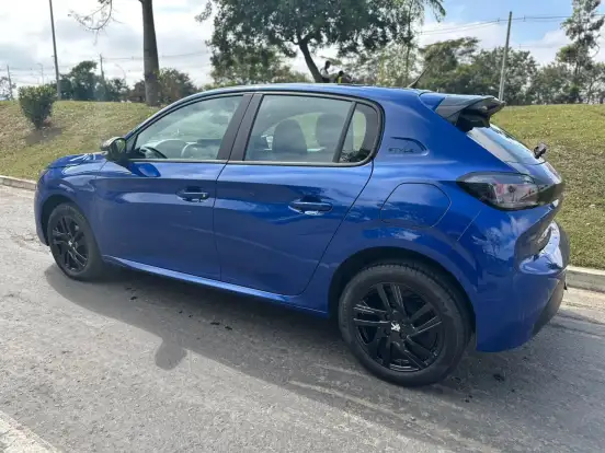 PEUGEOT-208-2023