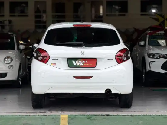PEUGEOT-208-2017