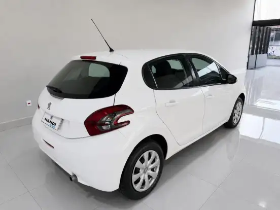 PEUGEOT-208-2018