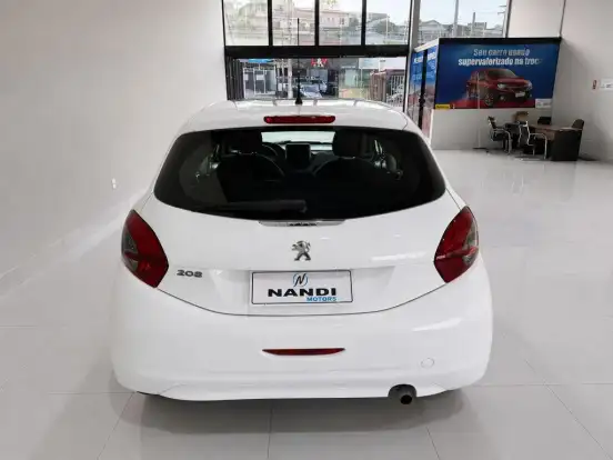 PEUGEOT-208-2018
