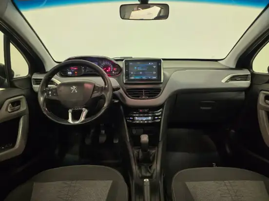 PEUGEOT-208-2017