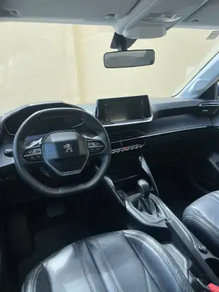 PEUGEOT-208-2020