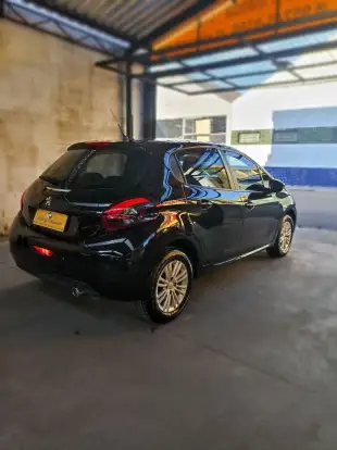 PEUGEOT-208-2016