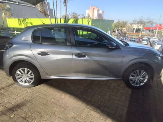 PEUGEOT-208-2024