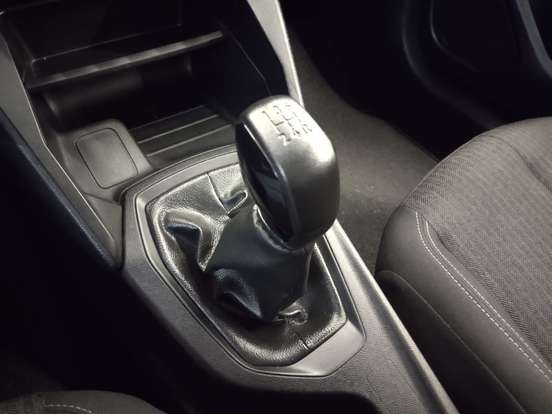 PEUGEOT-208-2024