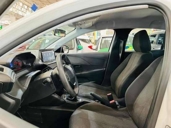 PEUGEOT-208-2024