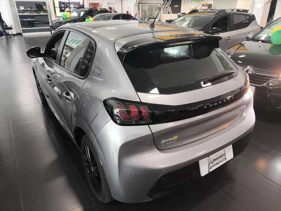 PEUGEOT-208-2023