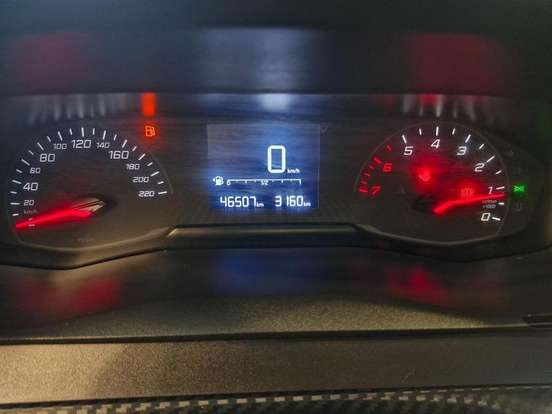 PEUGEOT-208-2023