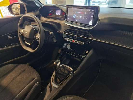 PEUGEOT-208-2023