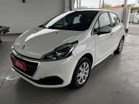 PEUGEOT-208-2018