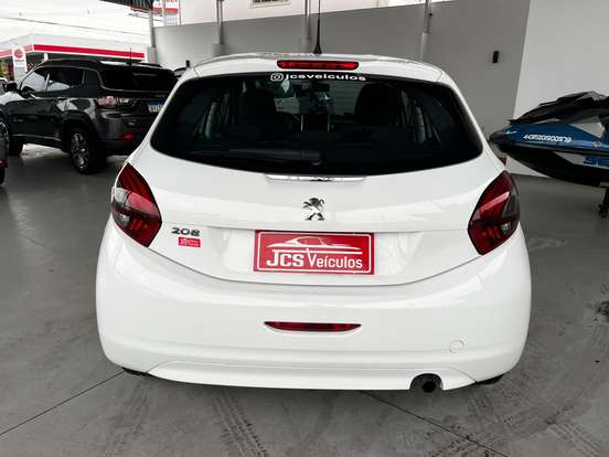 PEUGEOT-208-2018