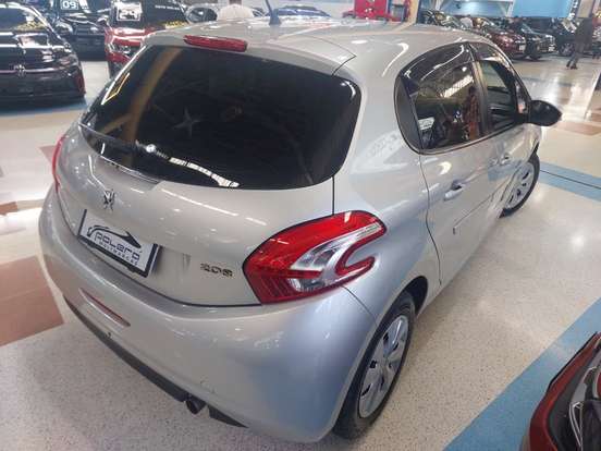 PEUGEOT-208-2013