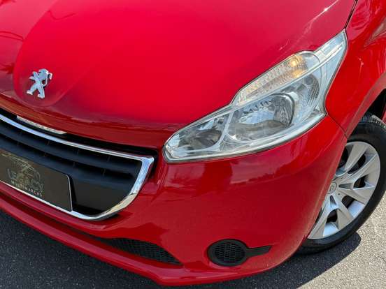 PEUGEOT-208-2014
