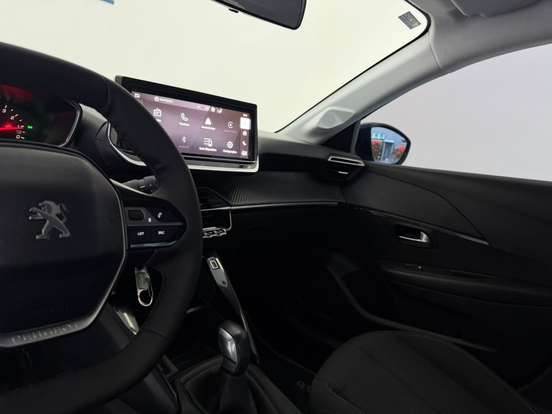 PEUGEOT-208-2022