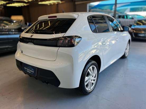PEUGEOT-208-2022