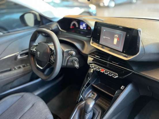 PEUGEOT-208-2022