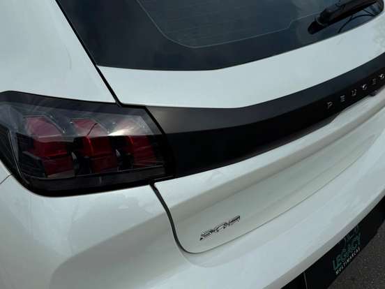 PEUGEOT-208-2023