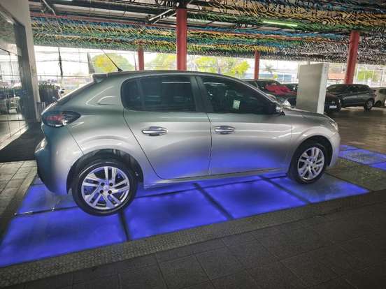 PEUGEOT-208-2021