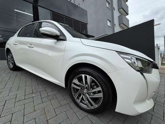 PEUGEOT-208-2022