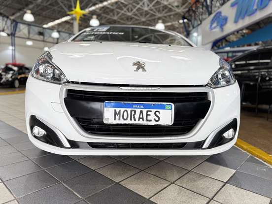 PEUGEOT-208-2018