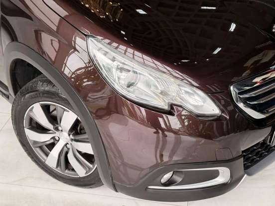 PEUGEOT-208-2018