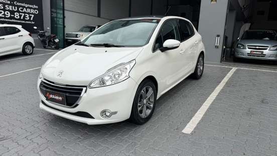 PEUGEOT-208-2013